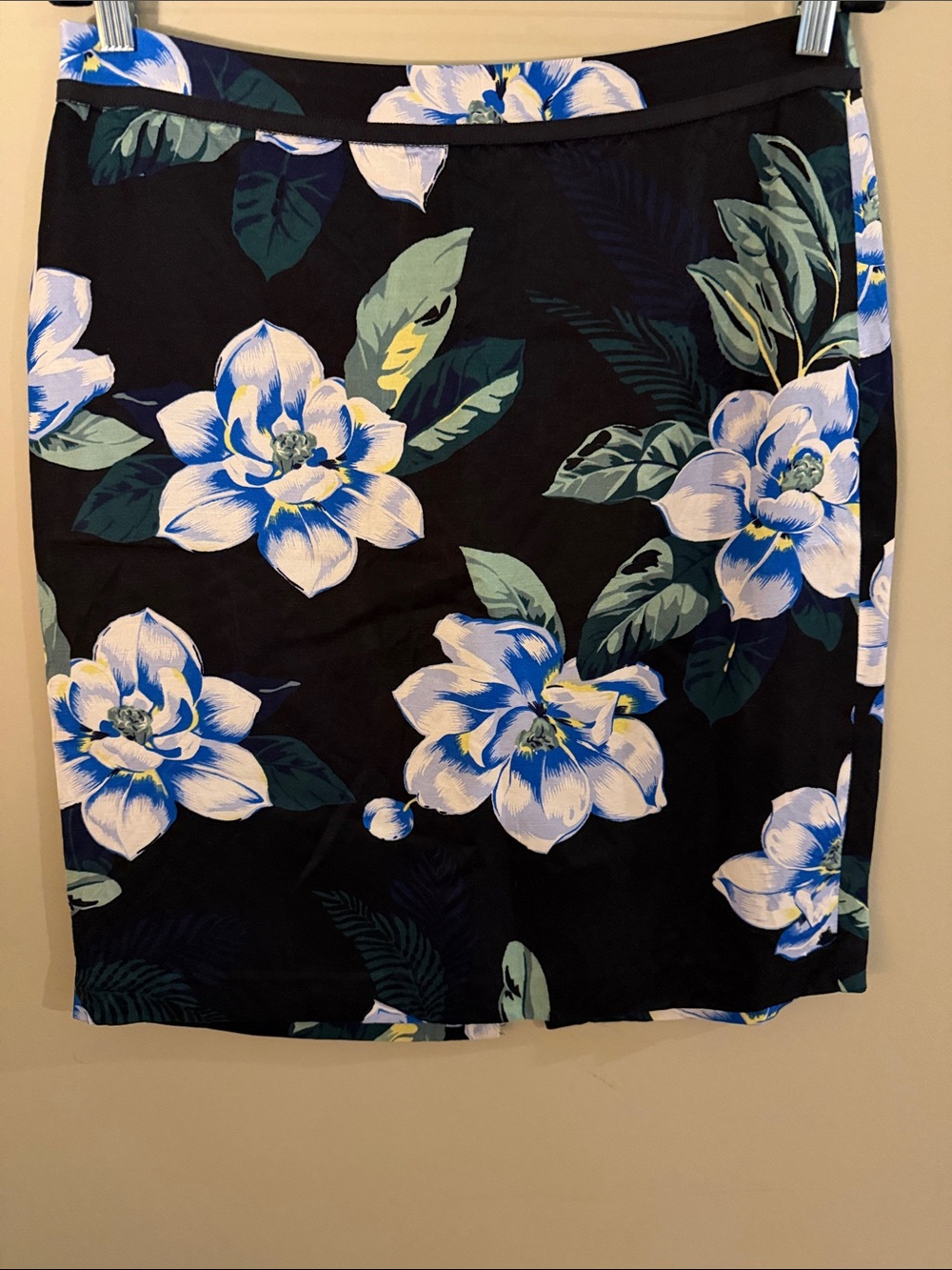 Banana Republic Black Skirt with Blue and White Floral Print Size 8